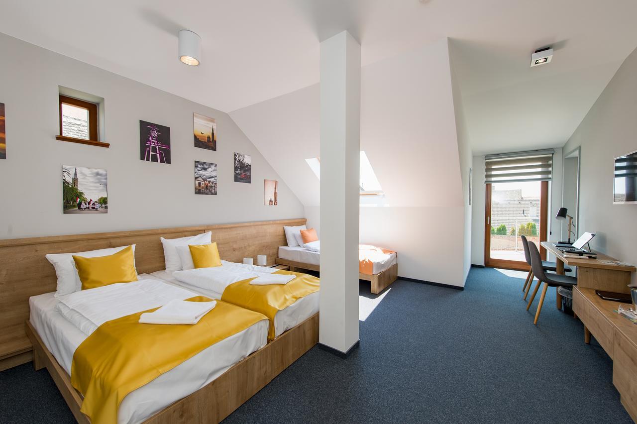 Pilvax Hotel Калоча Екстер'єр фото